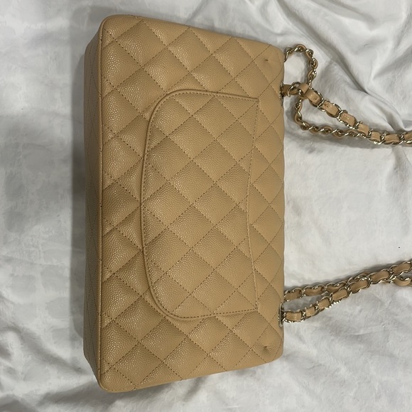 Chanel - Picture 5 of 5